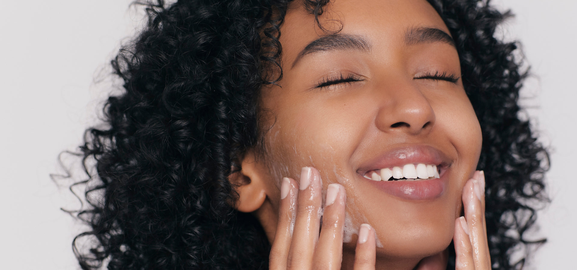 9 Tips for Effectively Preventing, Reducing, & Calming Breakouts